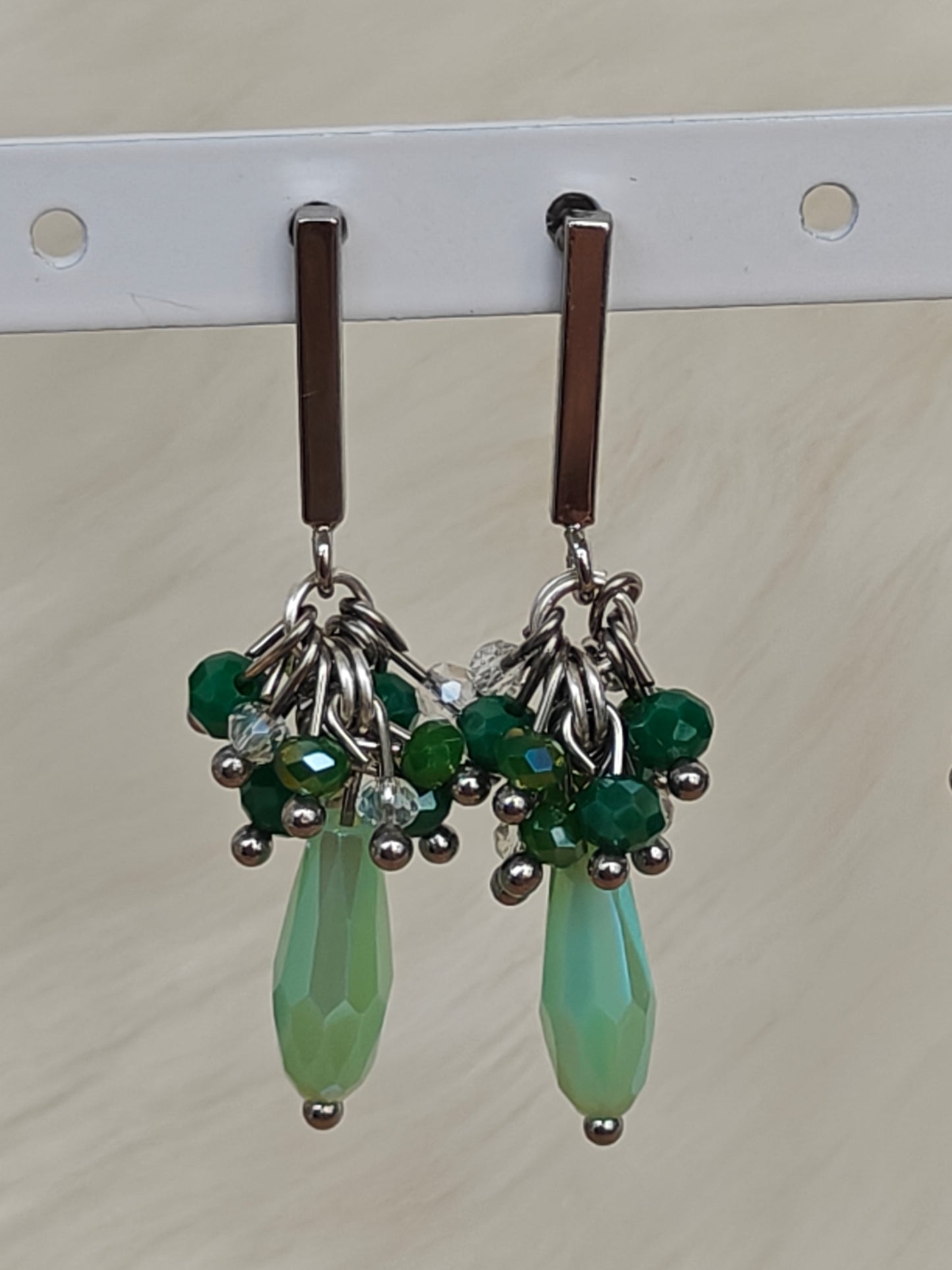 Oorbellen 'Esmeralda' groen en zilverkleur