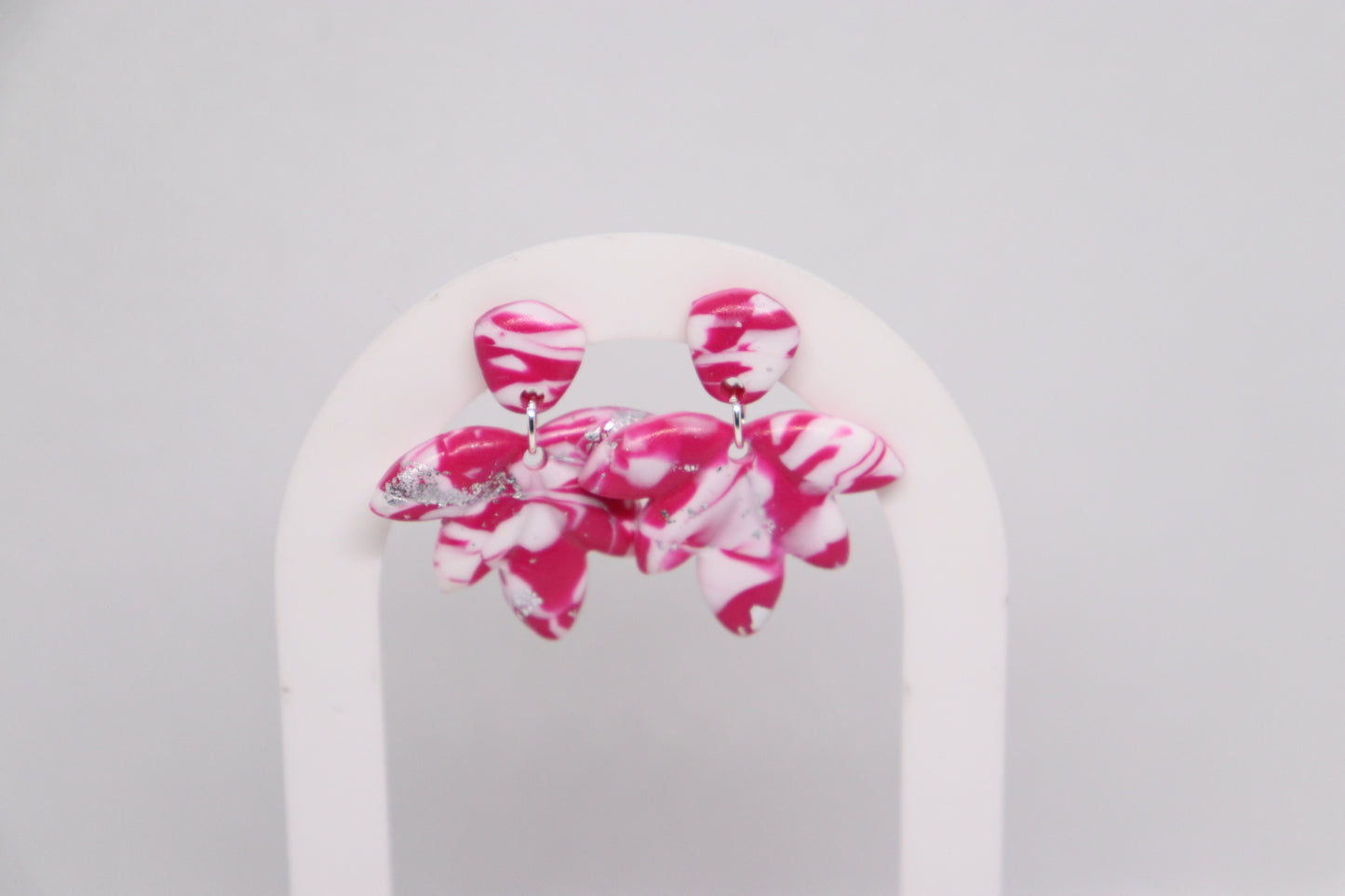 Fuchsia oorbellen Lotus