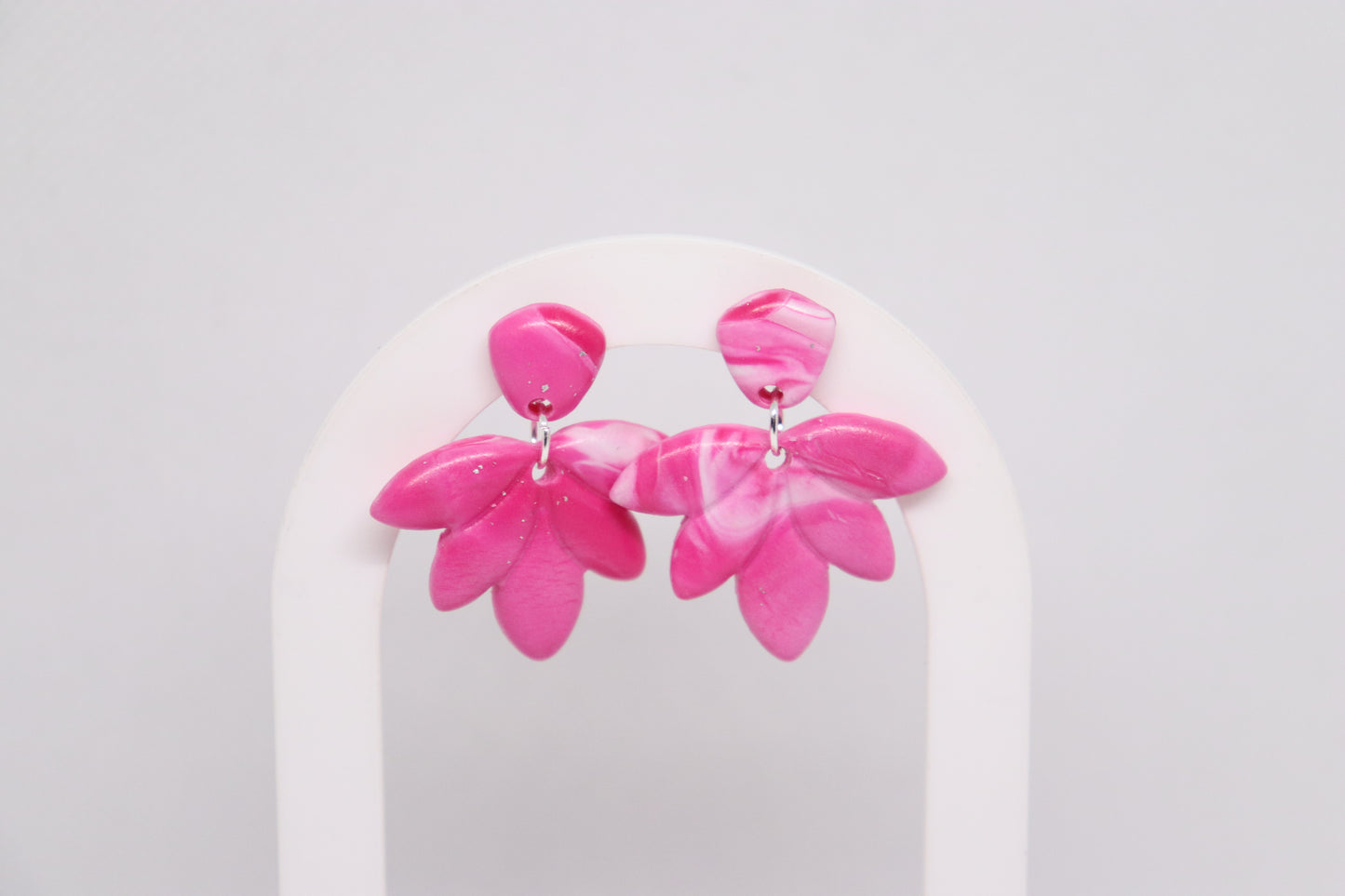 Fuchsia oorbellen lotus