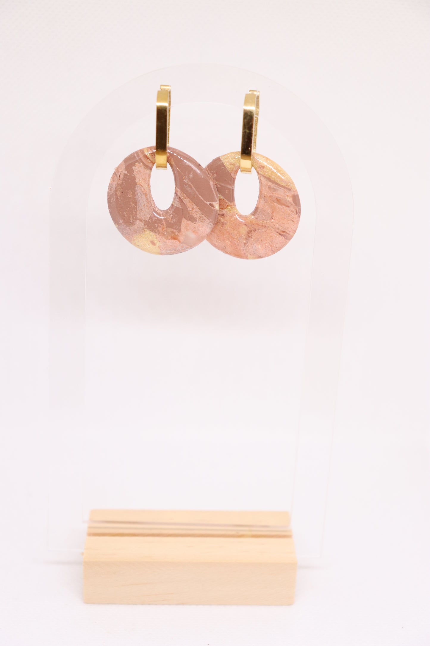 Beige oorbellen Planamar