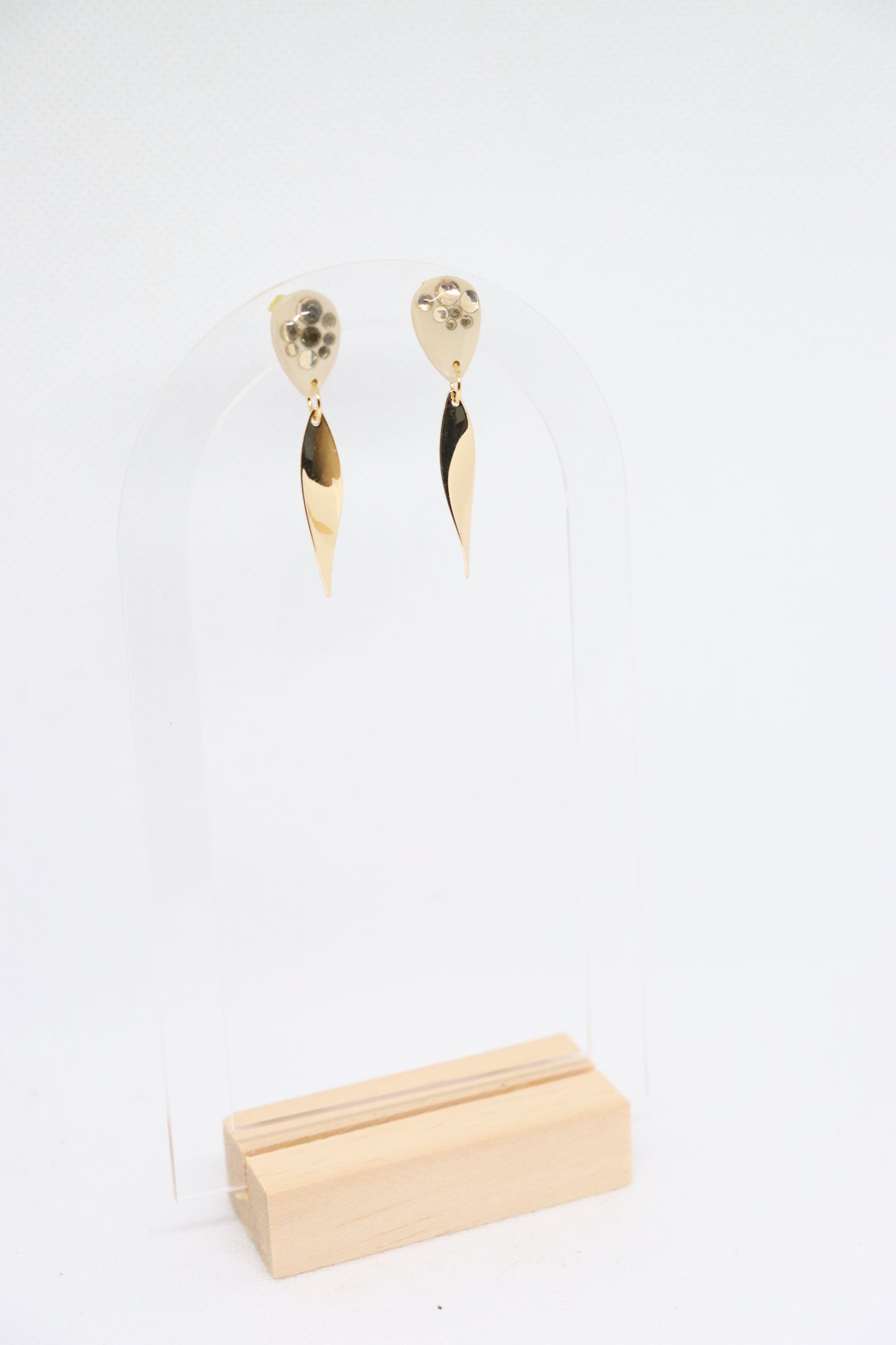 Beige gouden oorbellen Dorothy