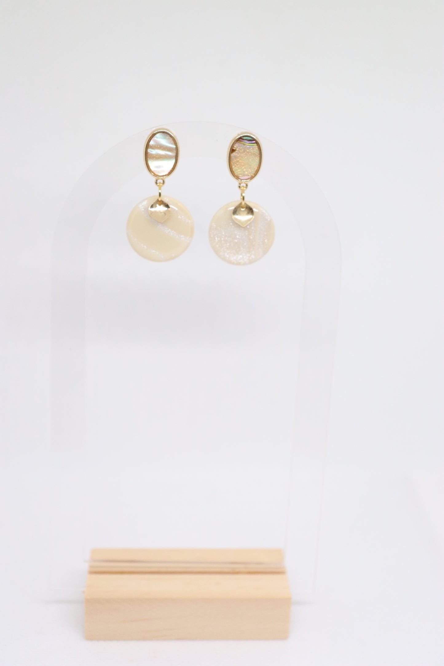 Beige oorbellen Lady