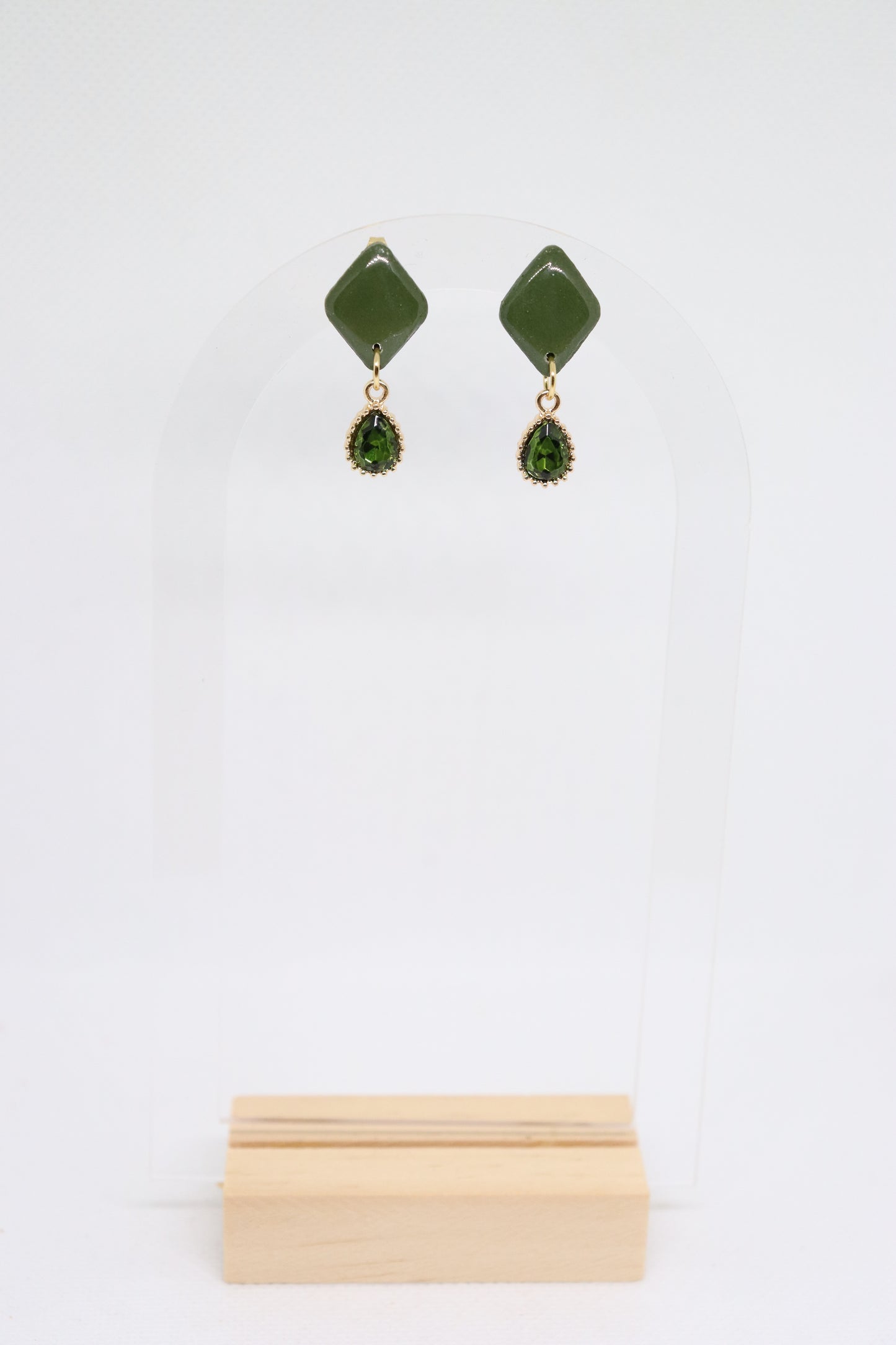 Groene oorbellen Ruby