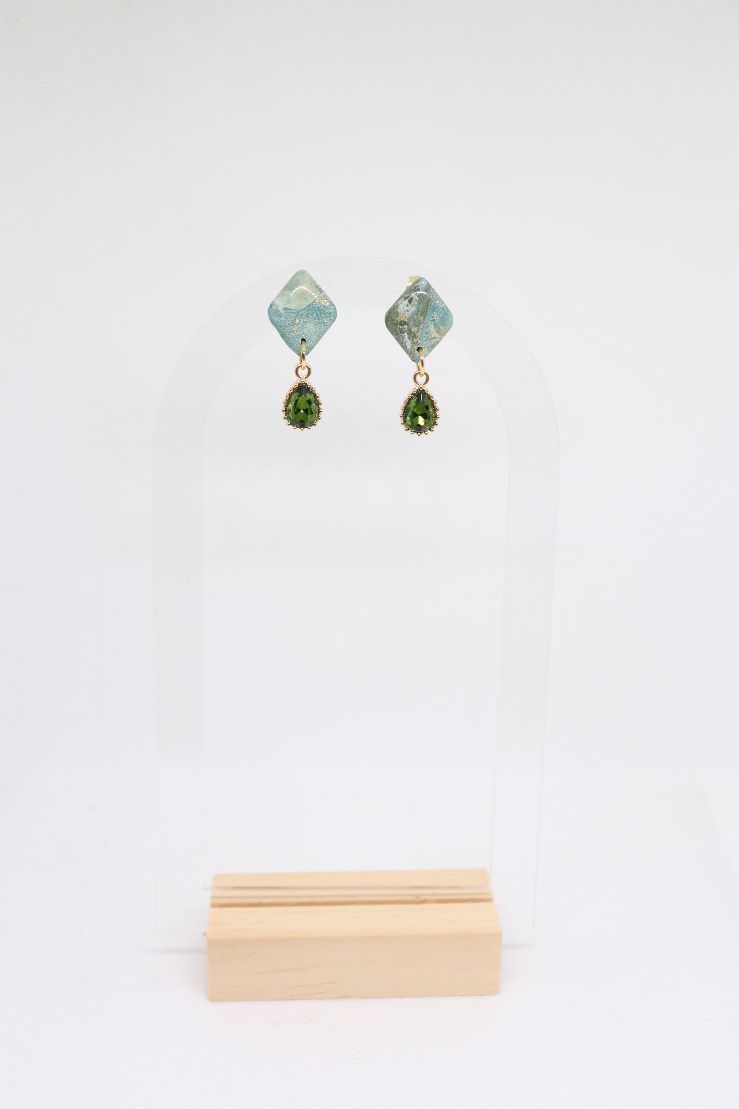 Groene oorbellen Ruby