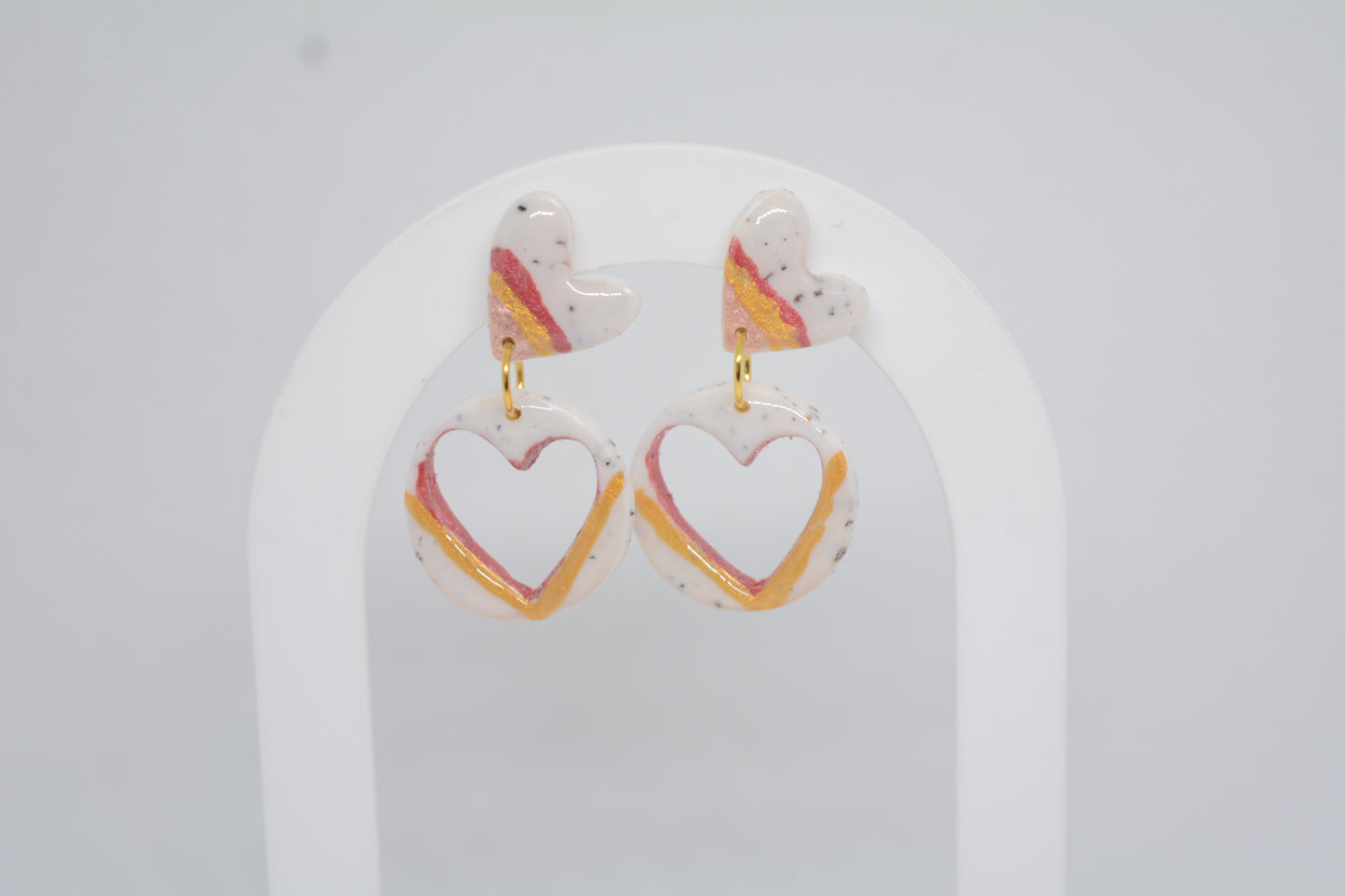 Hartjes oorbellen wit en rood