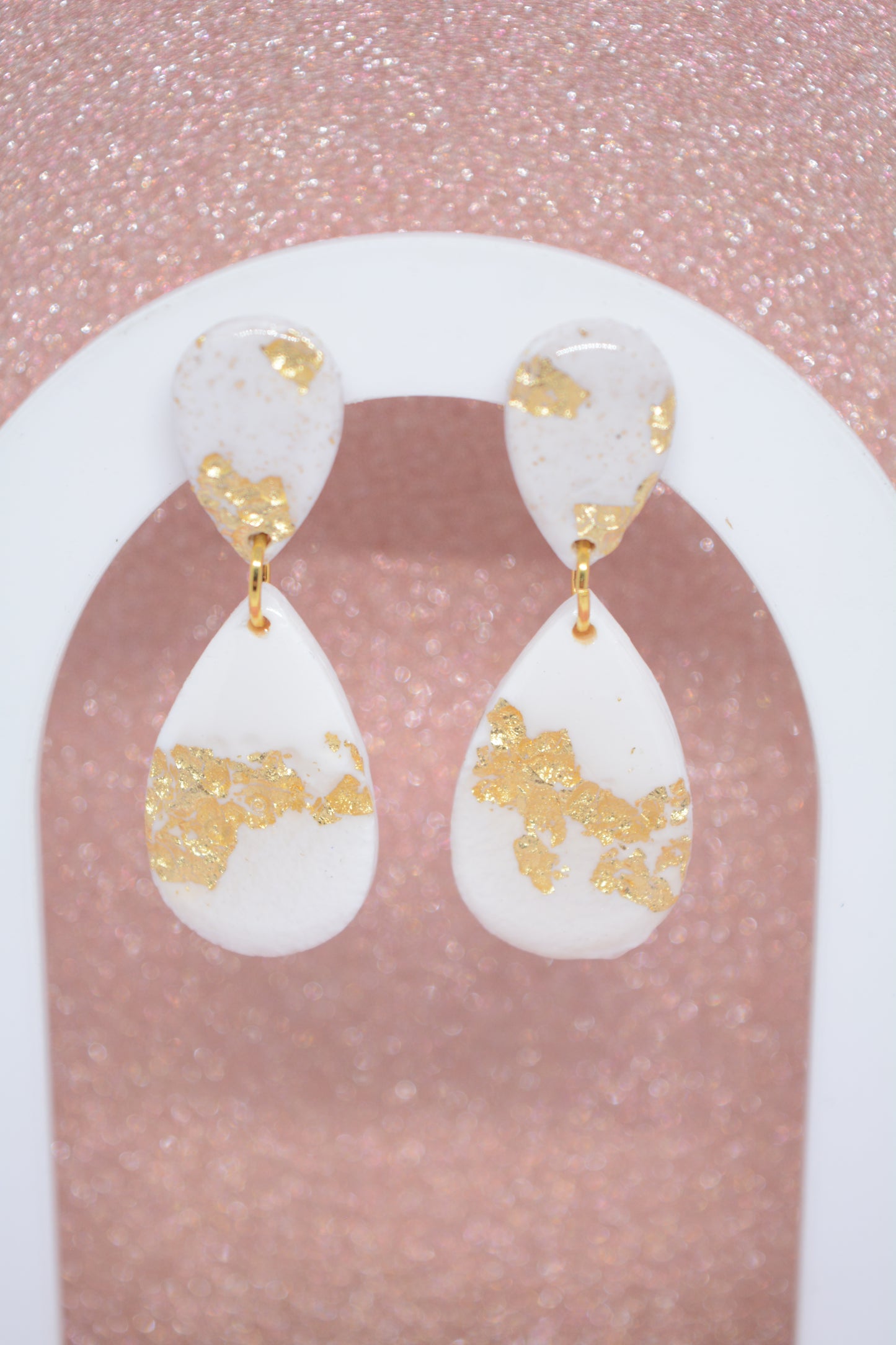 Little drop oorbellen wit met goud