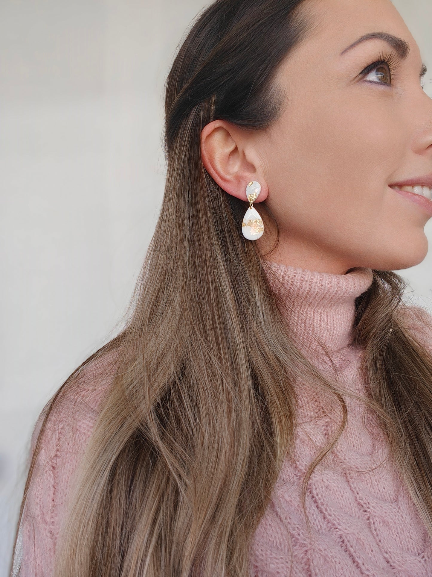 Little drop oorbellen wit met goud