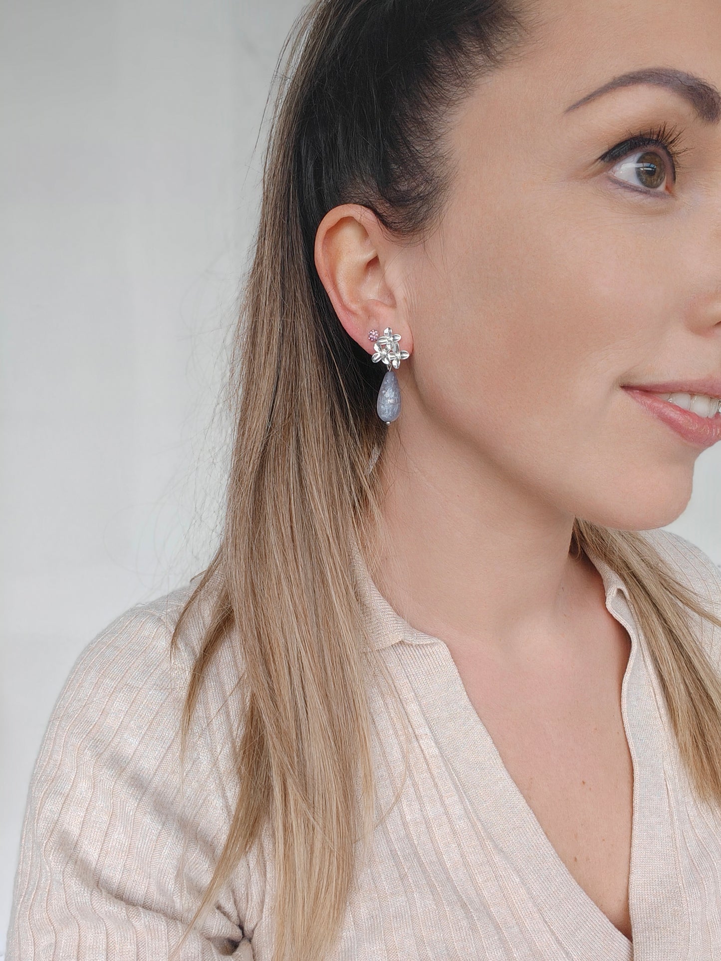 Aurora druppel oorbellen powder blue