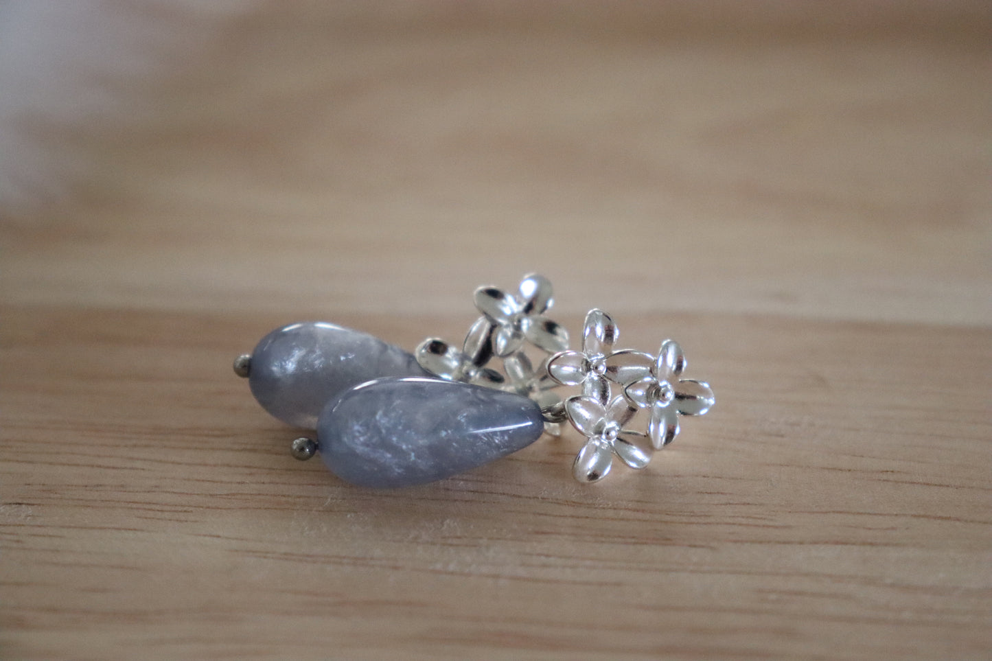 Aurora druppel oorbellen powder blue