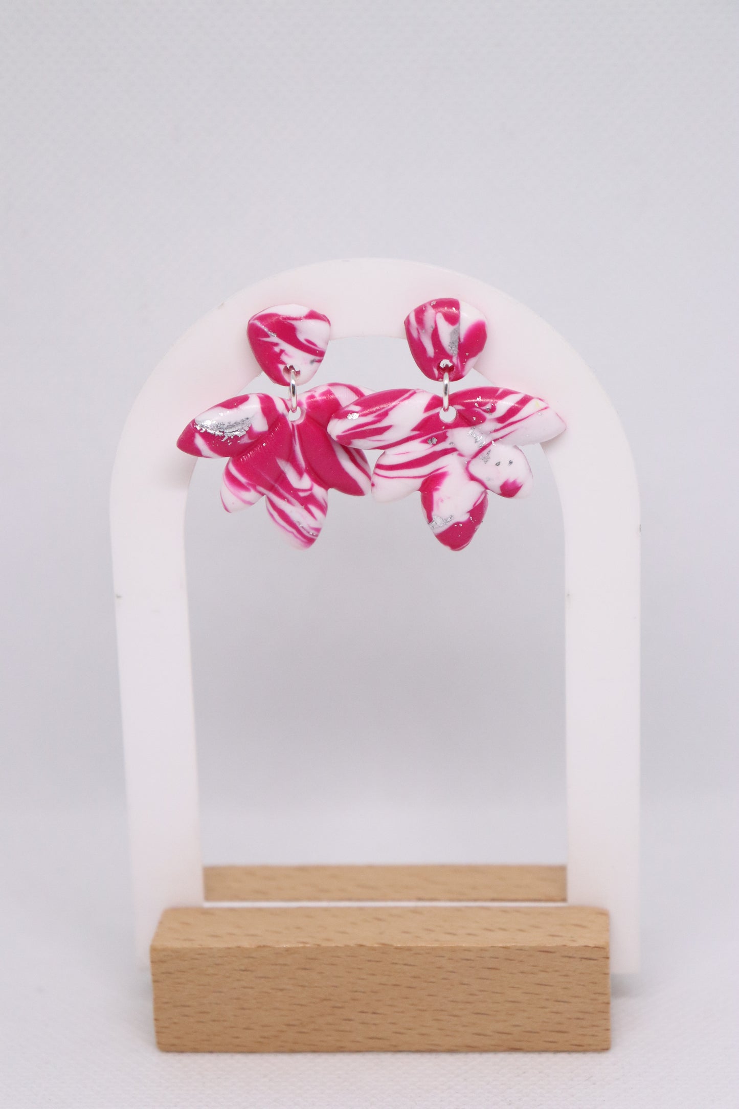 Fuchsia oorbellen lotus