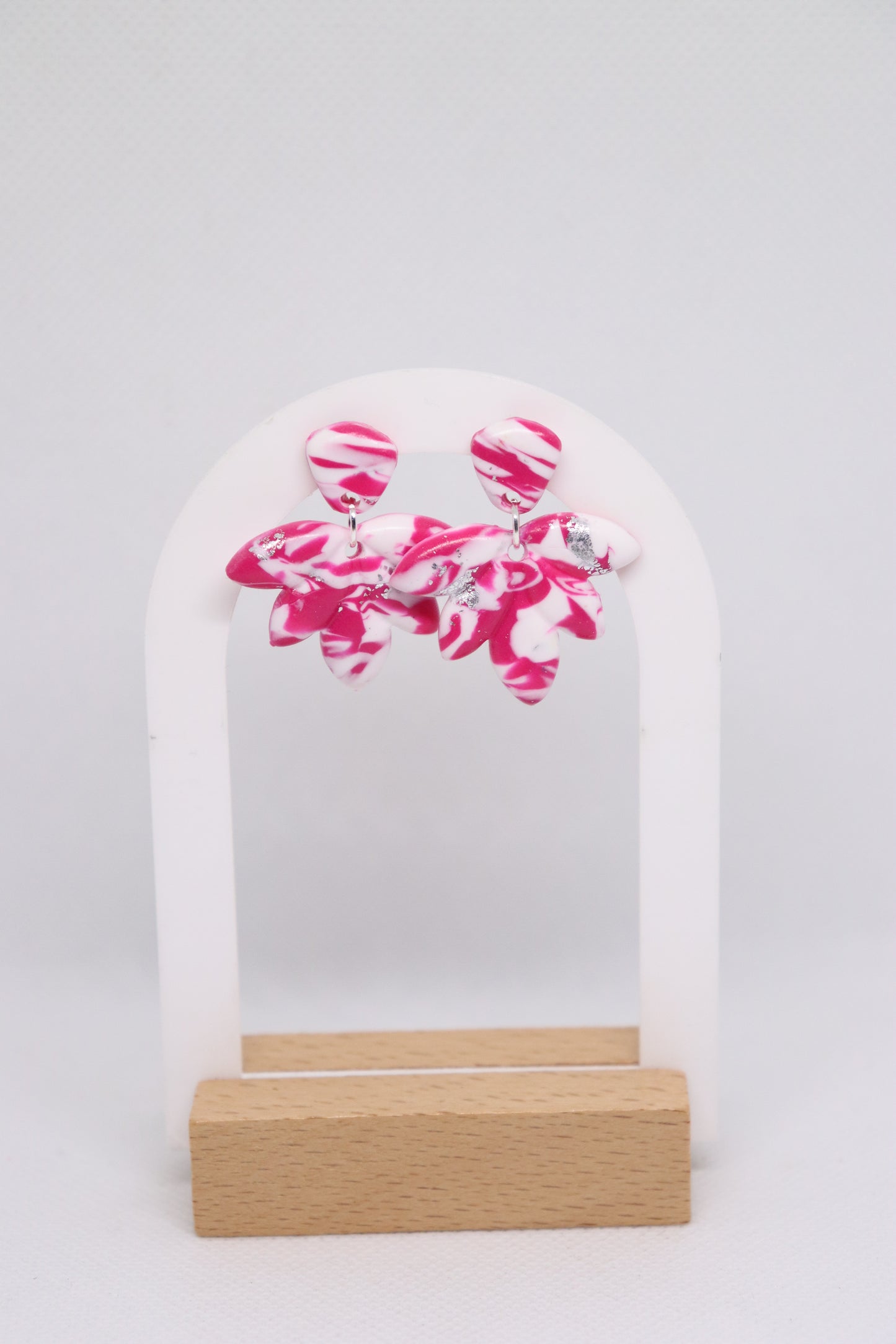 Fuchsia oorbellen lotus