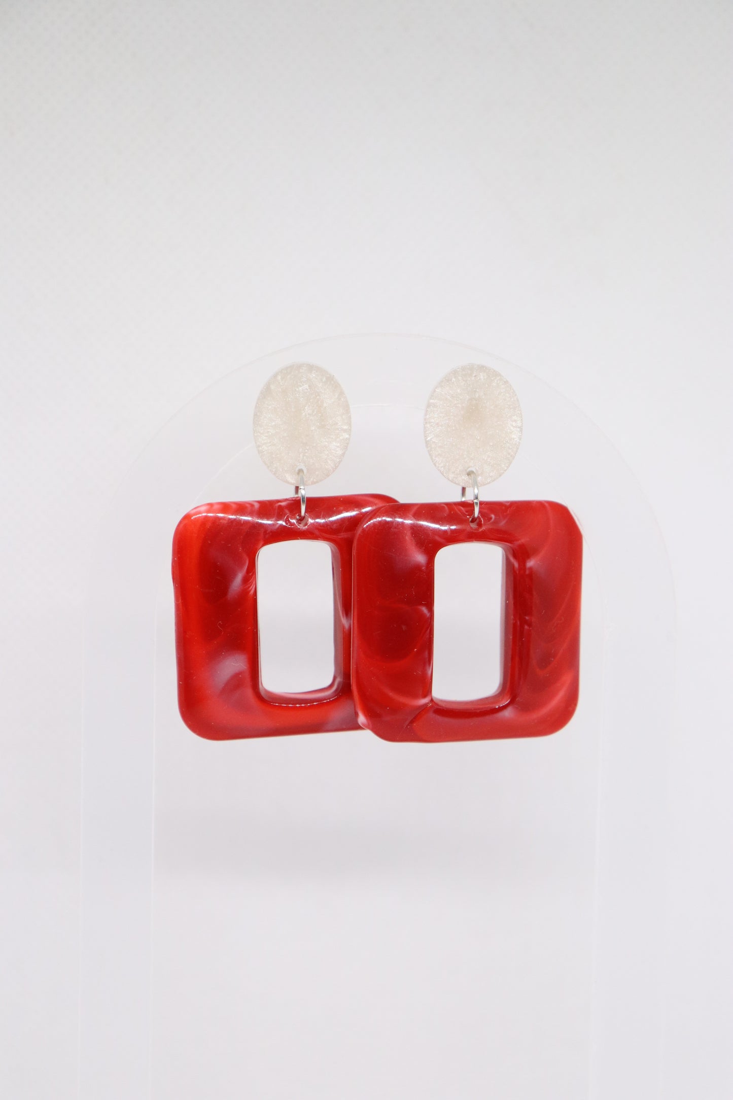 'Lola' vierkante oorbellen Red