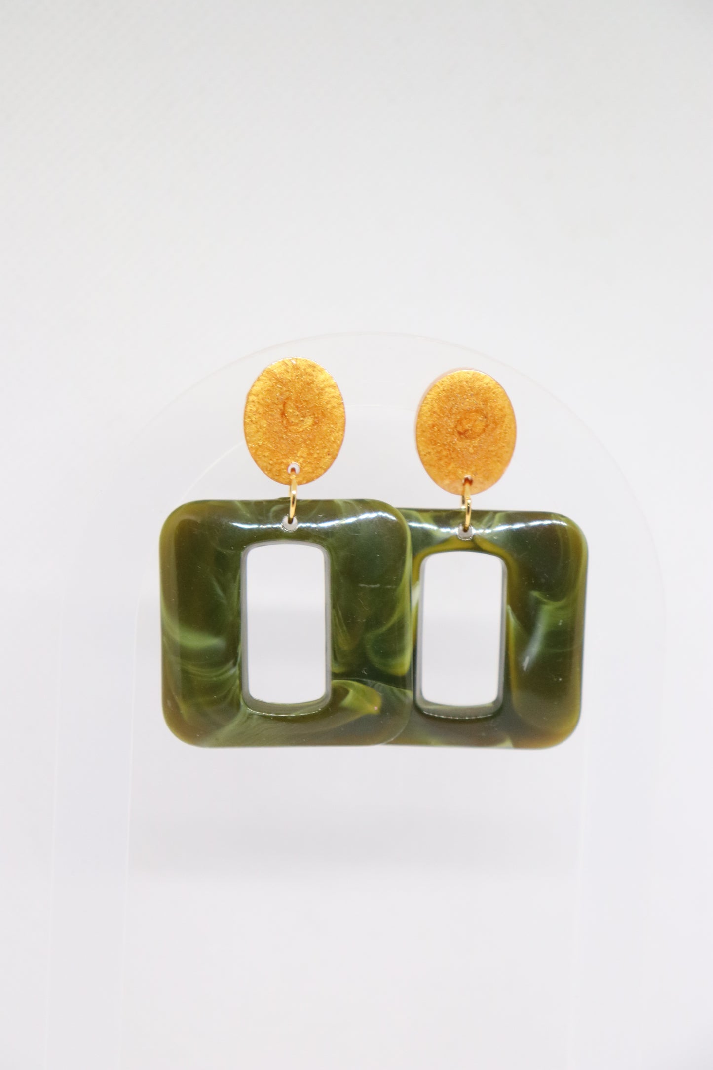 'Lola' vierkante oorbellen Olive Gold