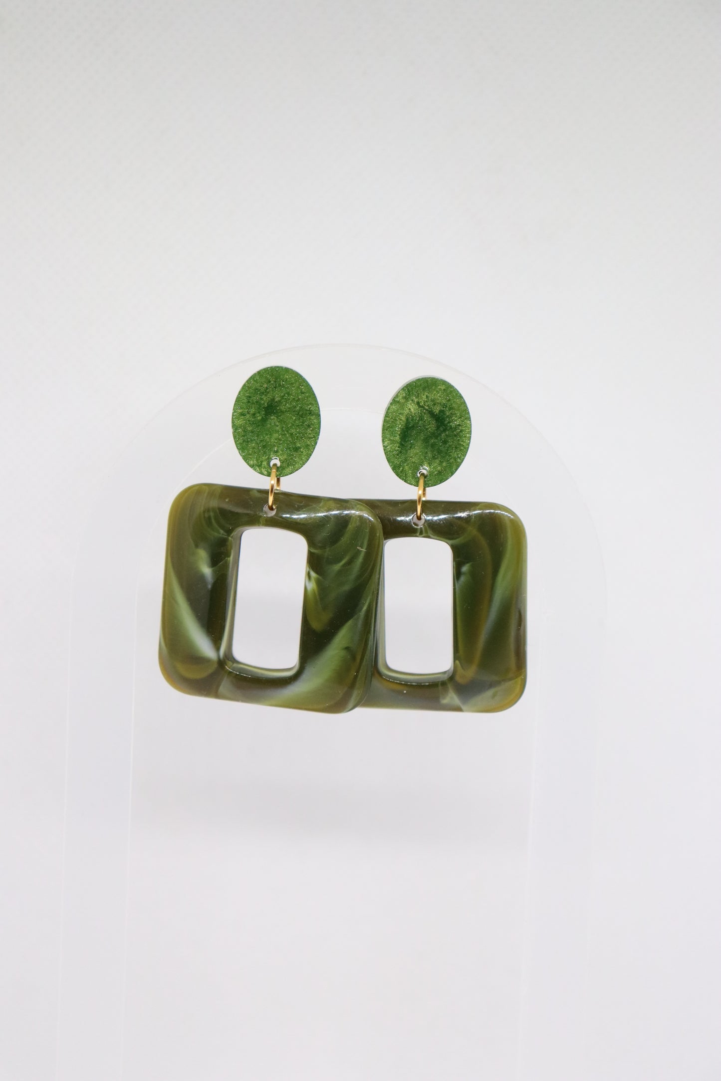 'Lola' vierkante oorbellen Olive