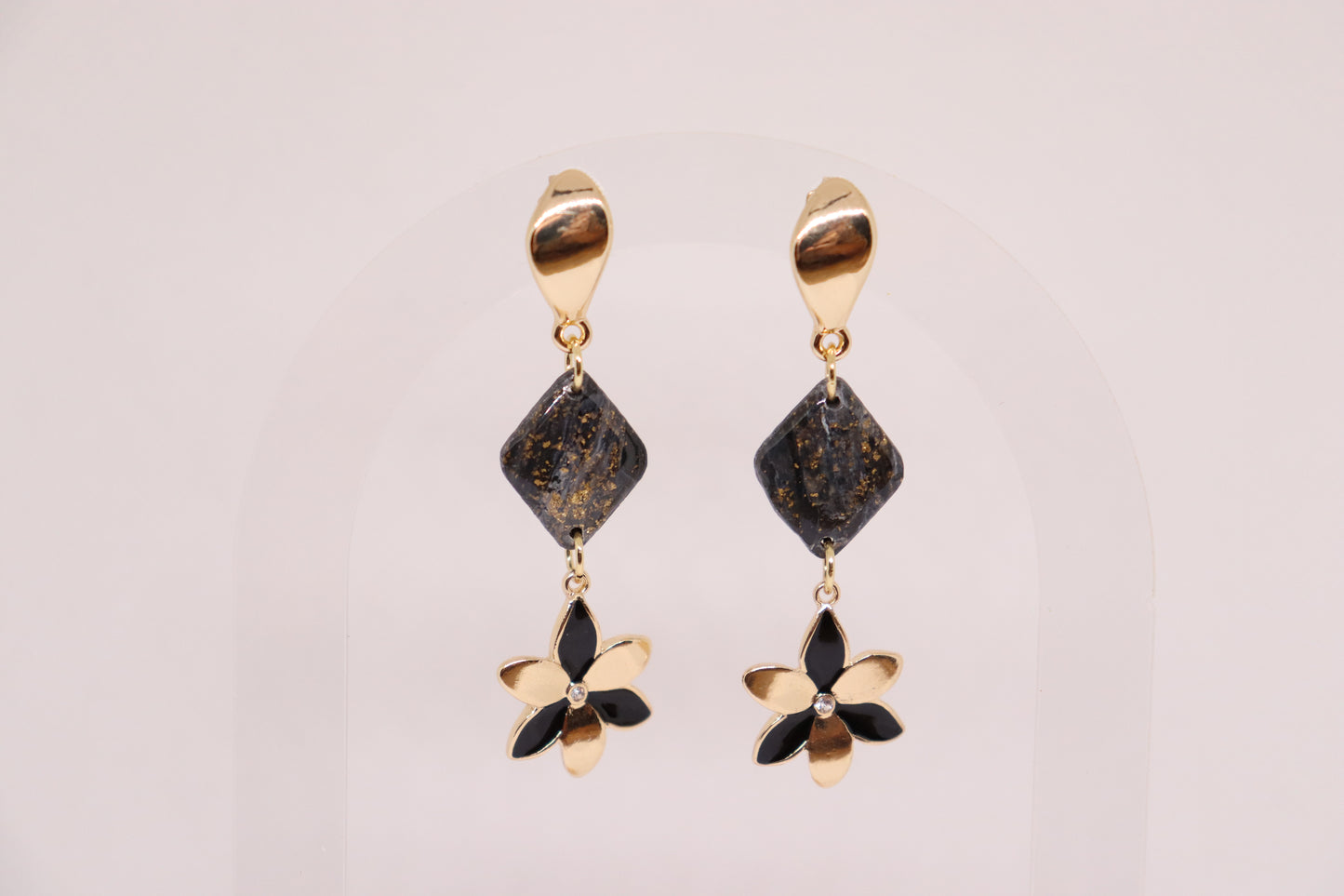 Zwarte oorbellen Lux