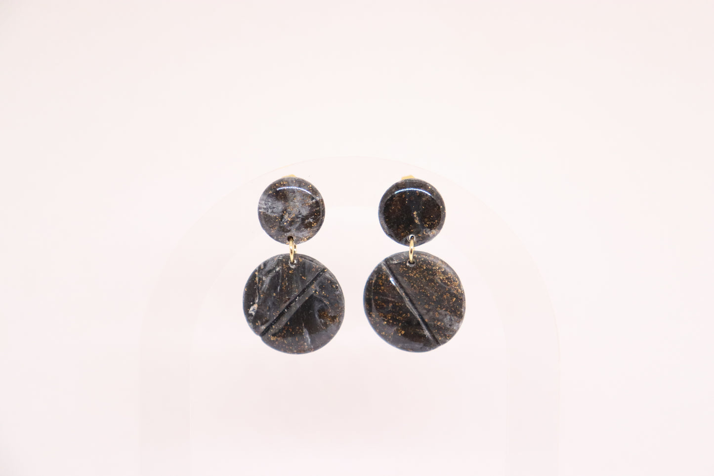 Zwarte oorbellen Lina