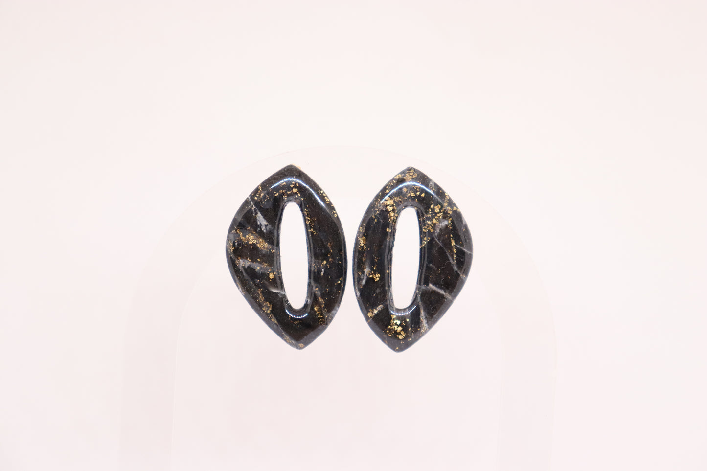 Zwarte oorbellen Emma