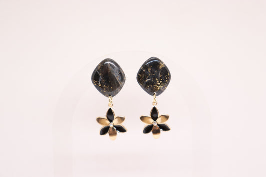 Zwarte oorbellen Gaëlle Flower