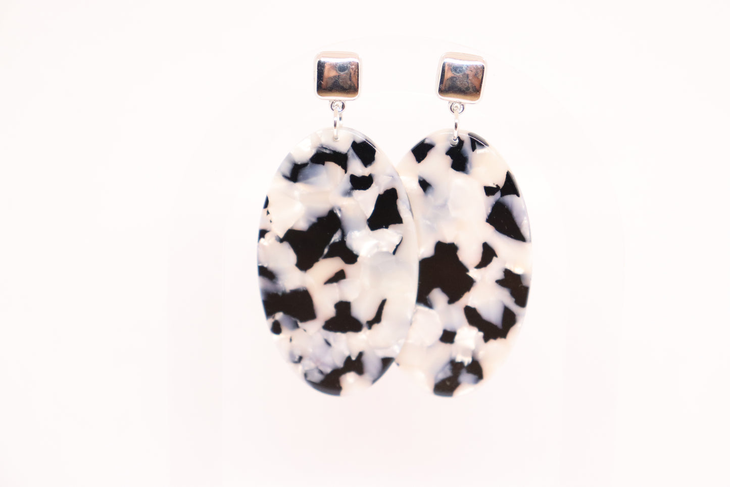 Zwart grijze oorbellen Maya