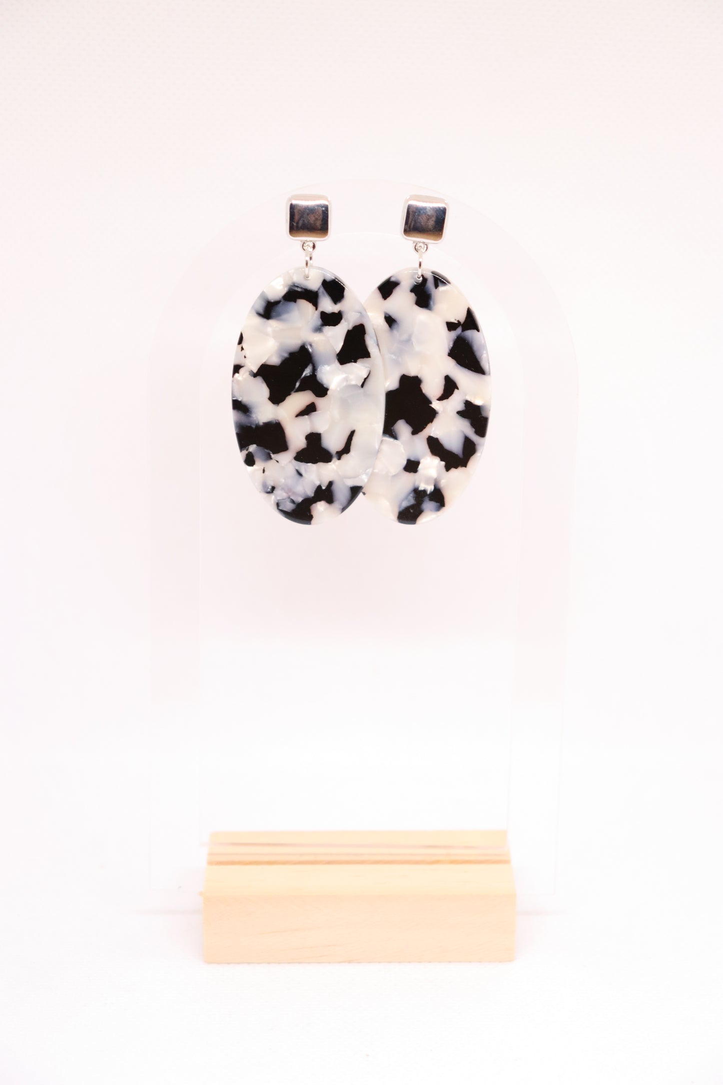 Zwart grijze oorbellen Maya