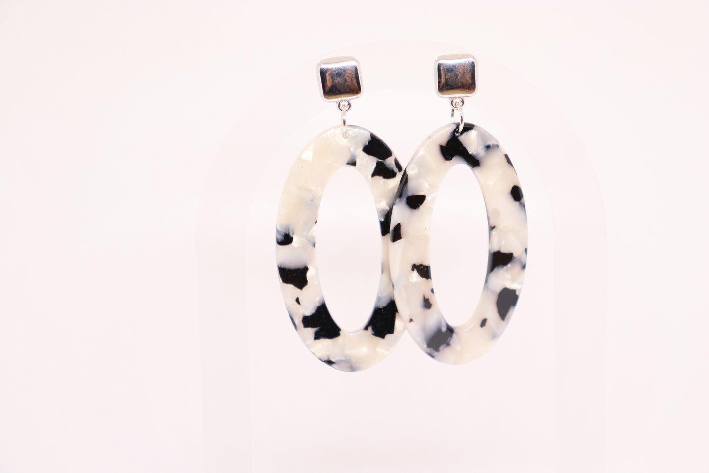 Zwart grijze oorbellen Macy