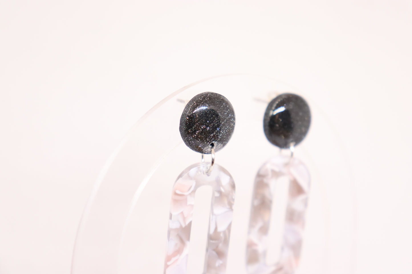 Zwart grijze oorbellen Anna