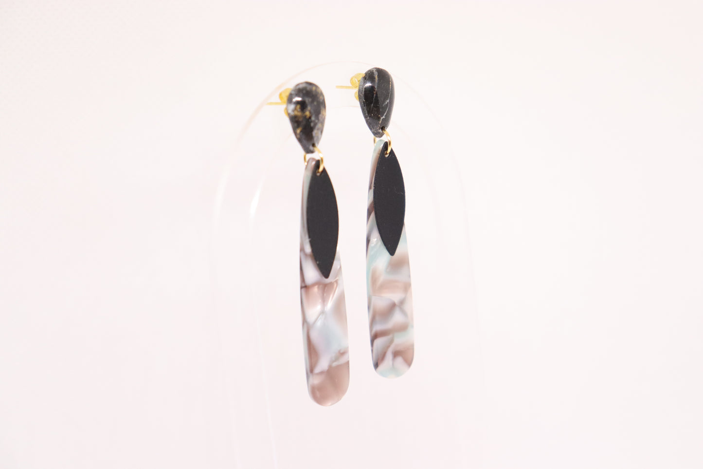 Zwart grijze oorbellen Anastasia