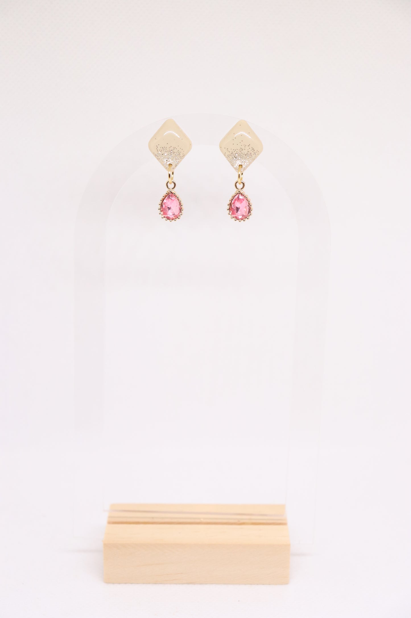 Beige roze oorbellen Ruby