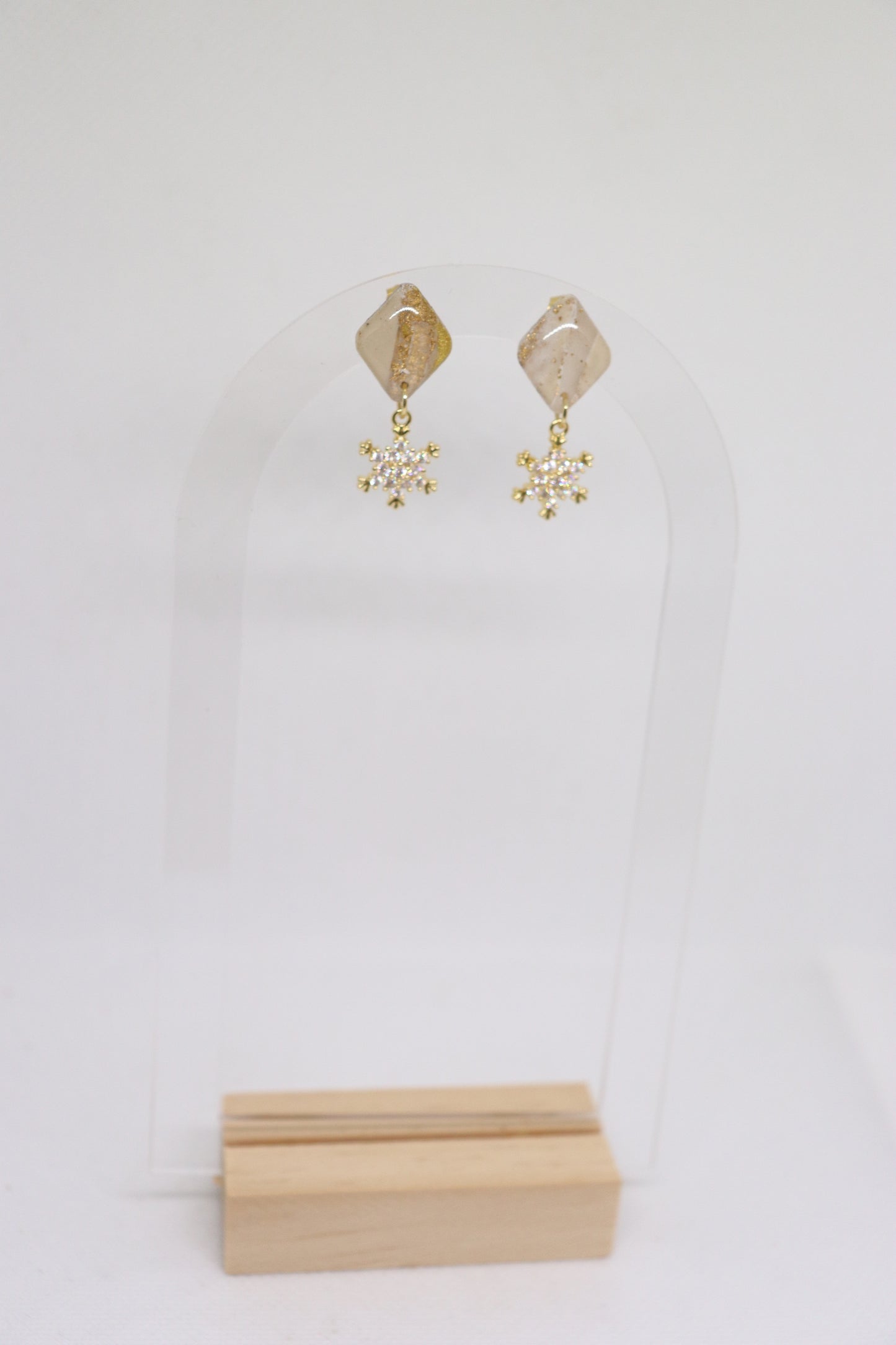 Beige gouden oorbellen Snow