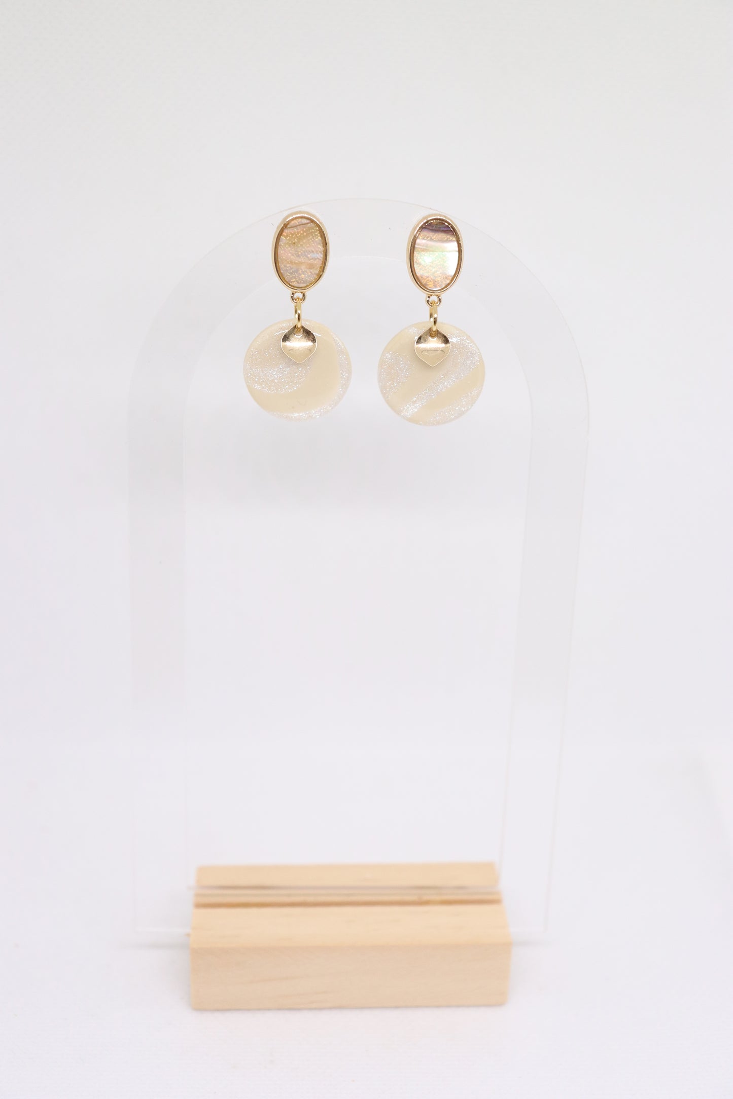 Beige oorbellen Lady