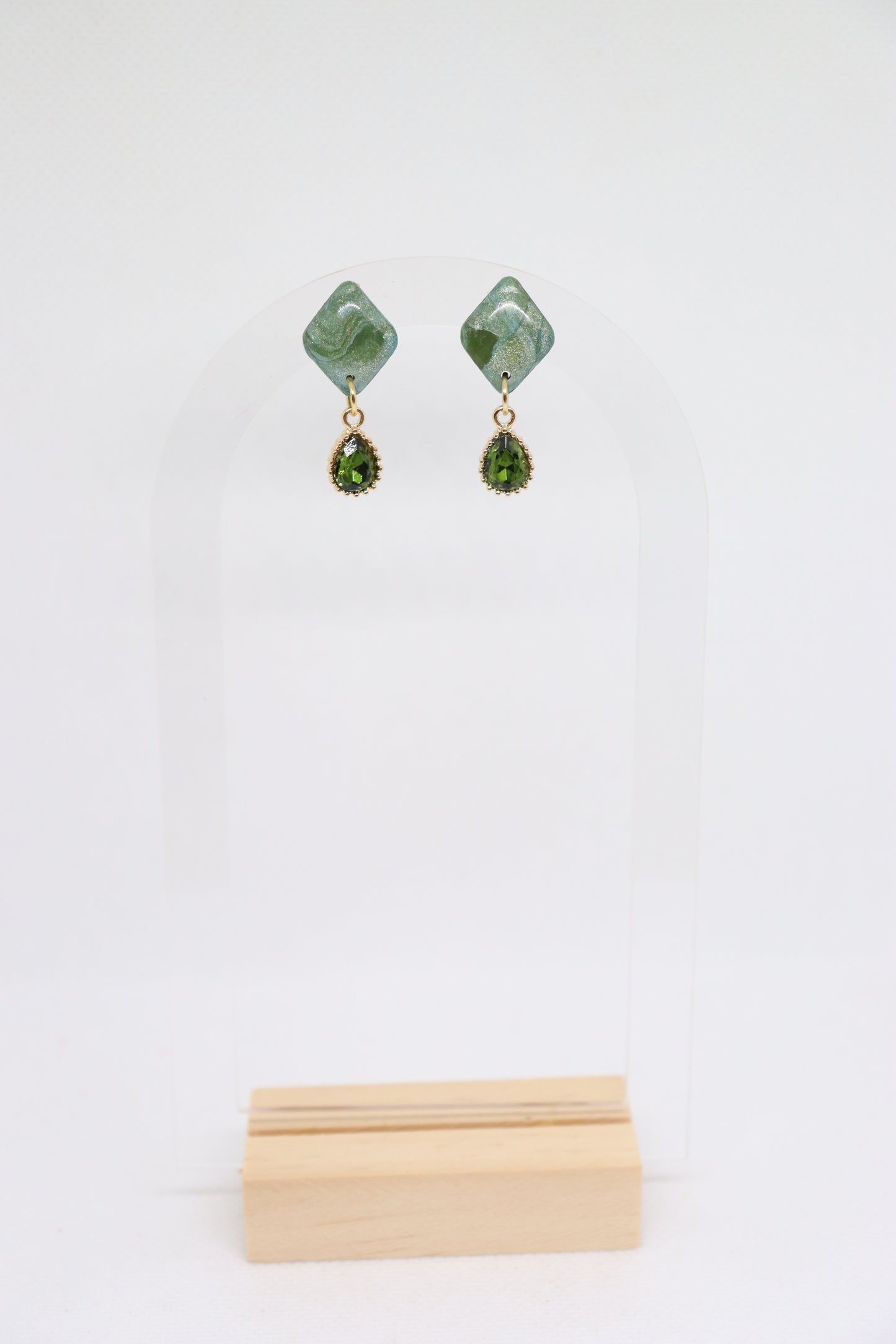 Groene oorbellen Ruby