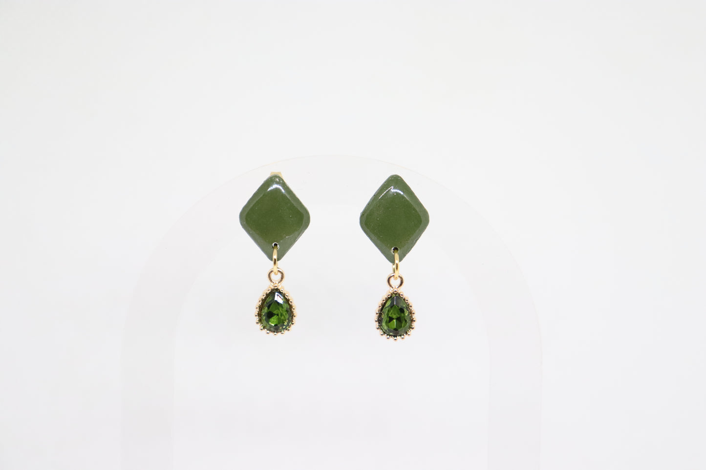 Groene oorbellen Ruby