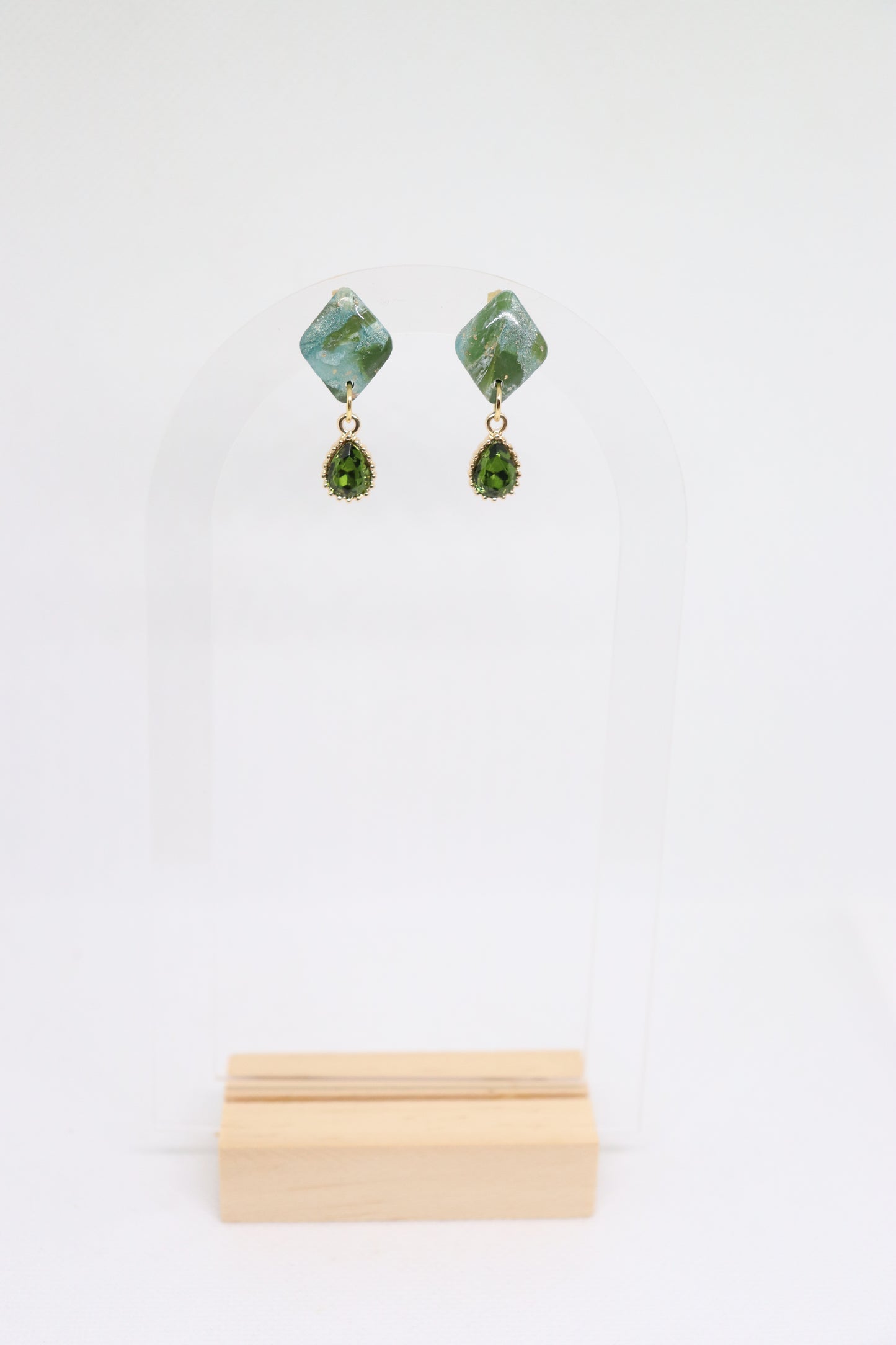 Groene oorbellen Ruby