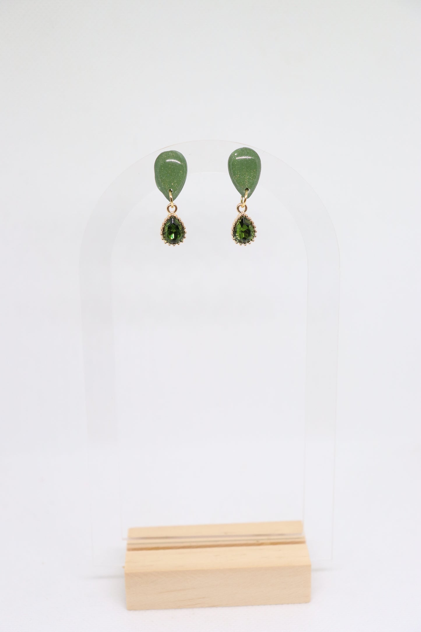 Groene oorbellen Ruby