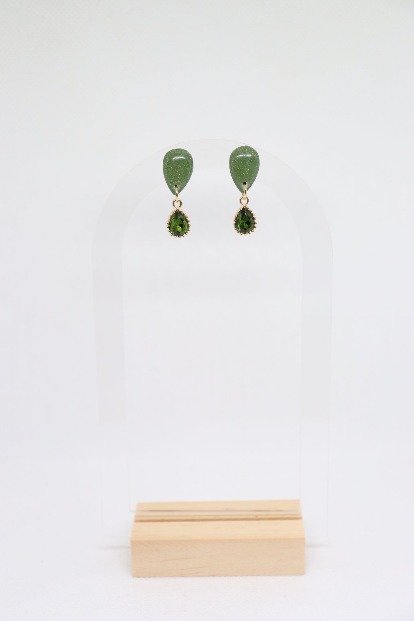 Groene oorbellen Ruby