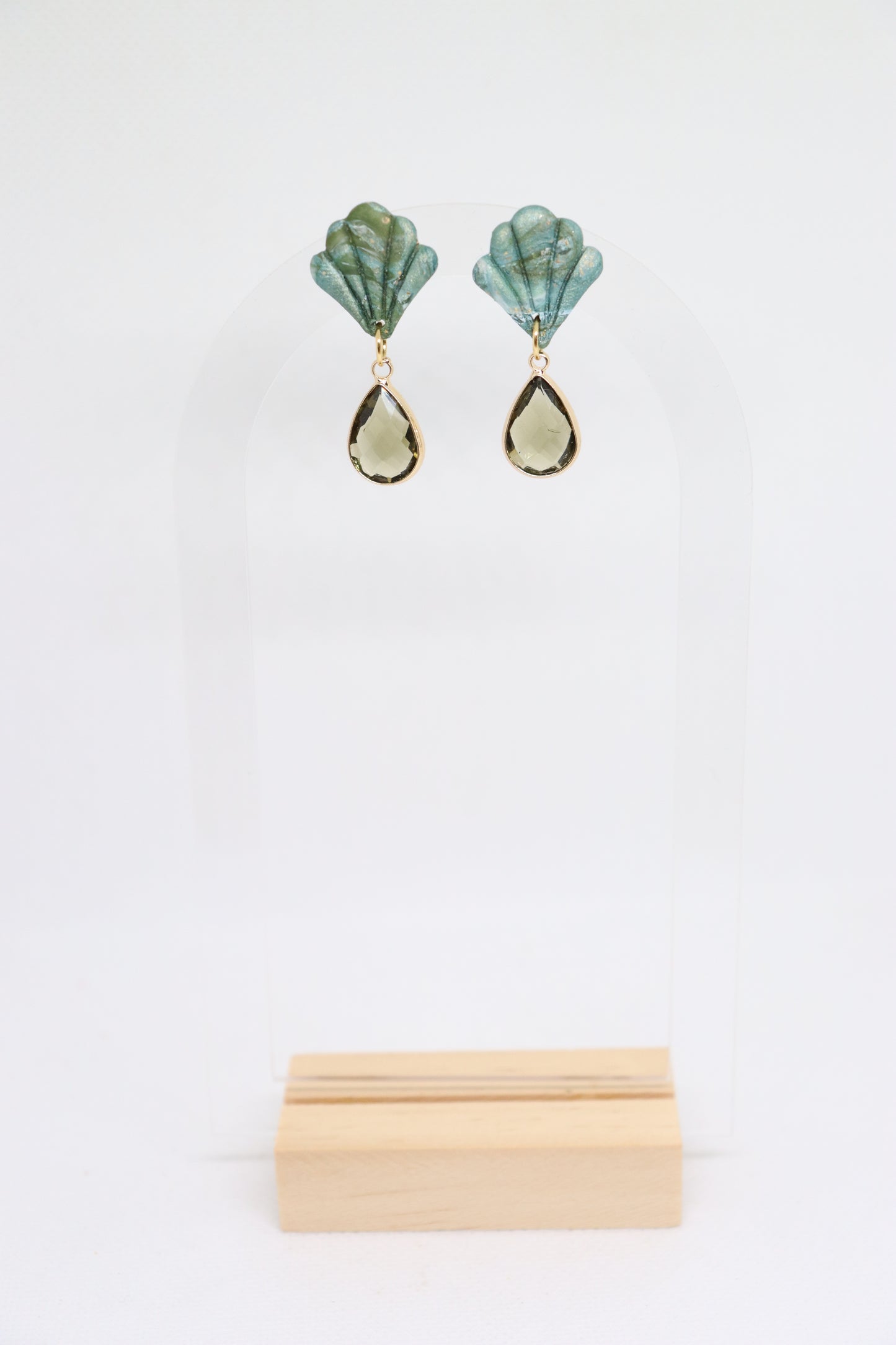 Groene oorbellen Mona