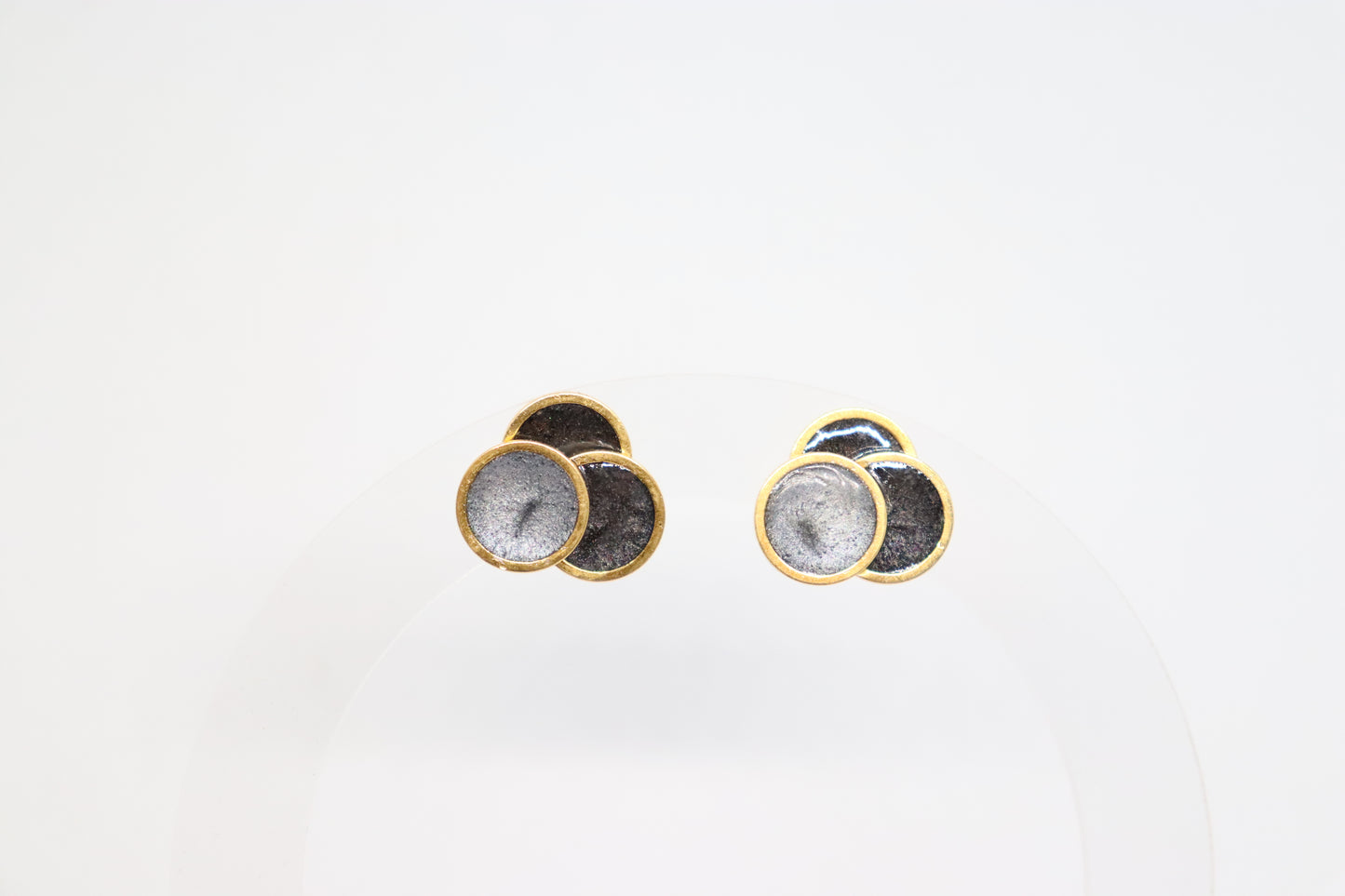 Vivienne oorbellen studs Zwart/grijs