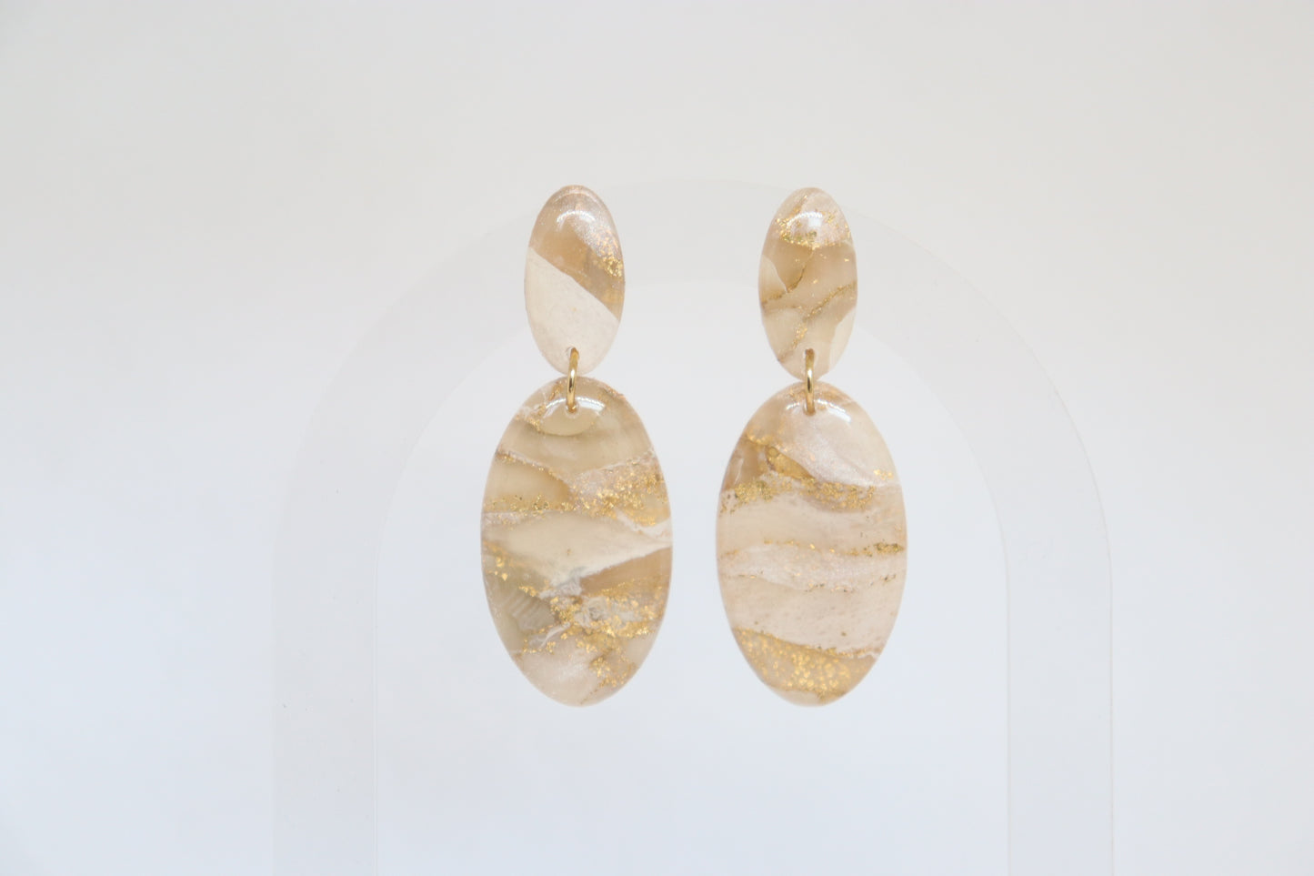 Agnes beige oorbellen