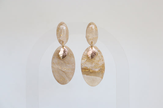 Agnes oorbellen beige