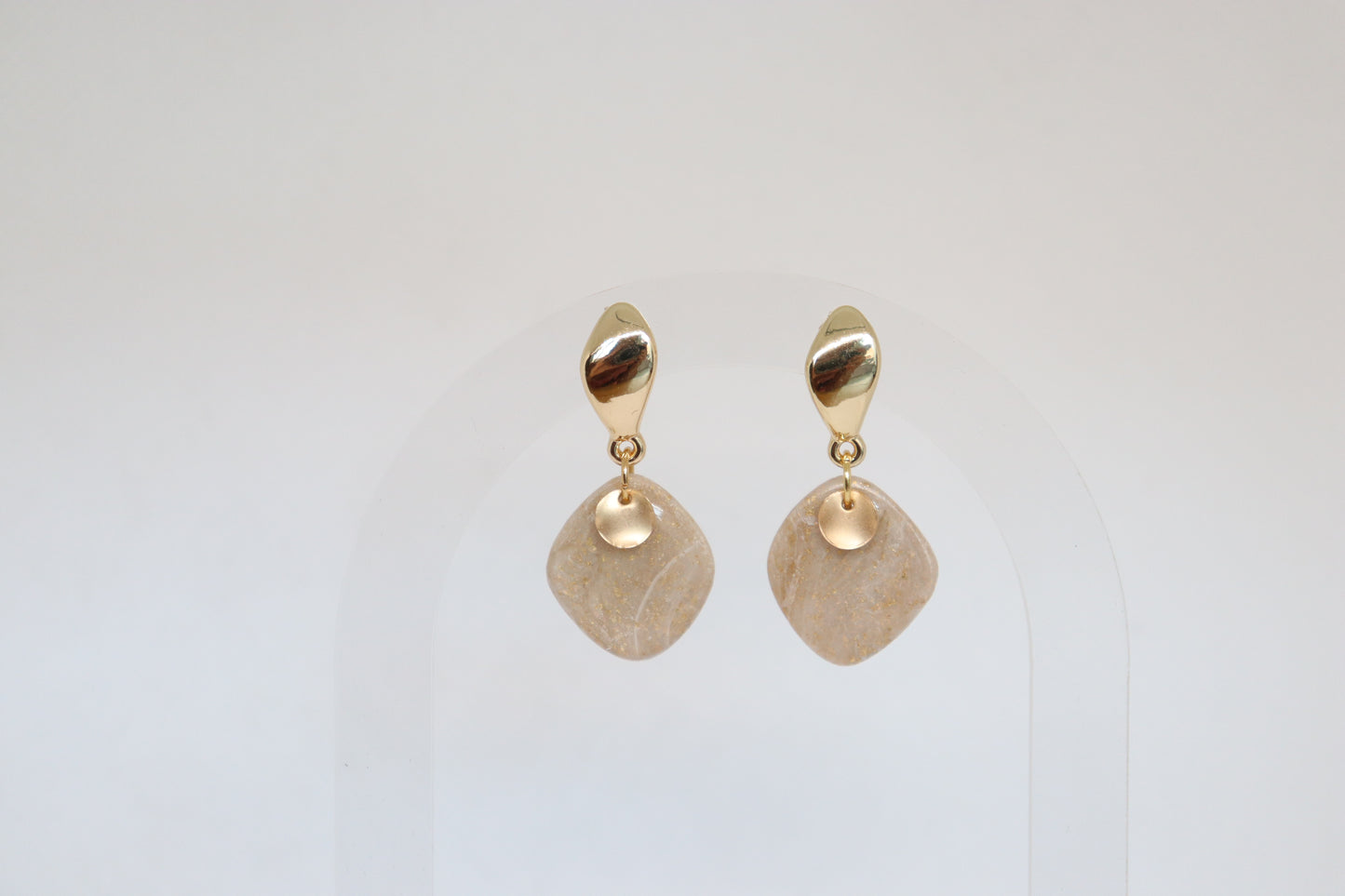 Gaëlle oorbellen beige