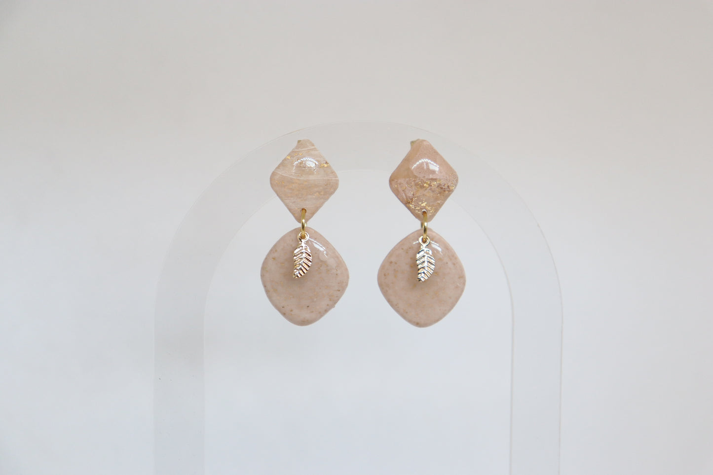 Gaëlle oorbellen beige