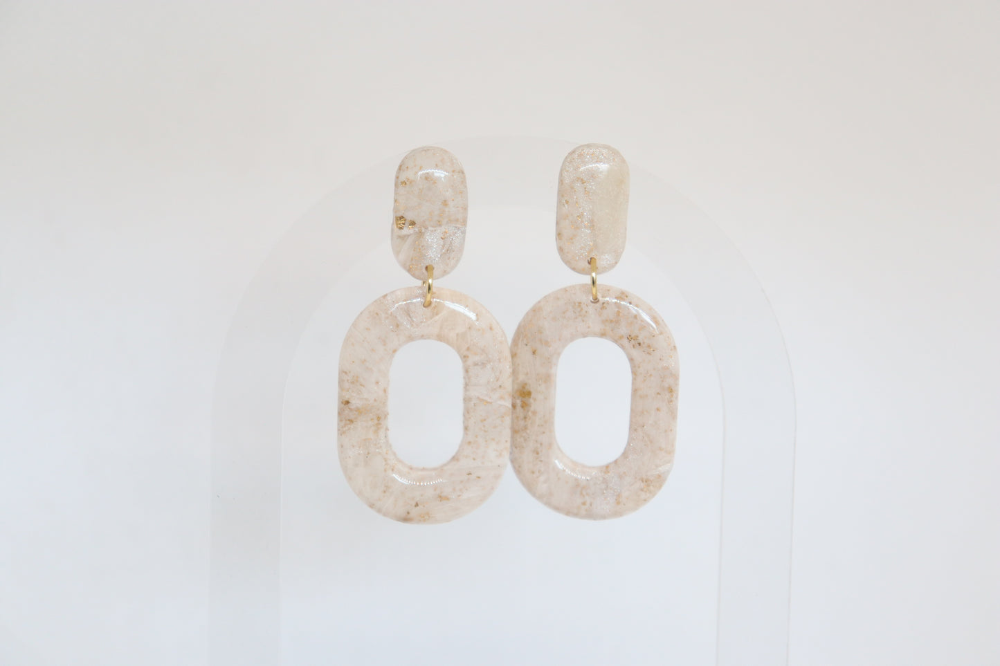 Yasmine oorbellen beige