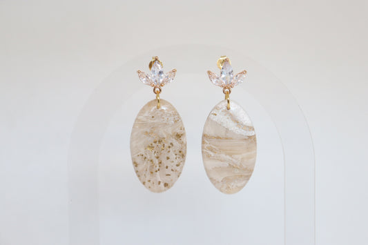 Agnes oorbellen beige
