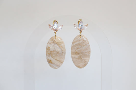 Agnes oorbellen beige
