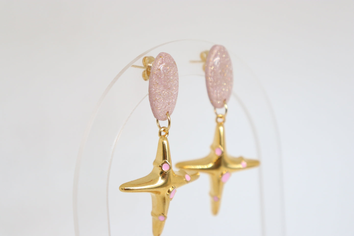 Pink oorbellen Jezus